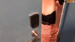 (ไทย) Asian Girl Sex With Pizza Delivery Man ซ่าเย็ดหีครั้งเเรก ครางลั่นห้อง!!!